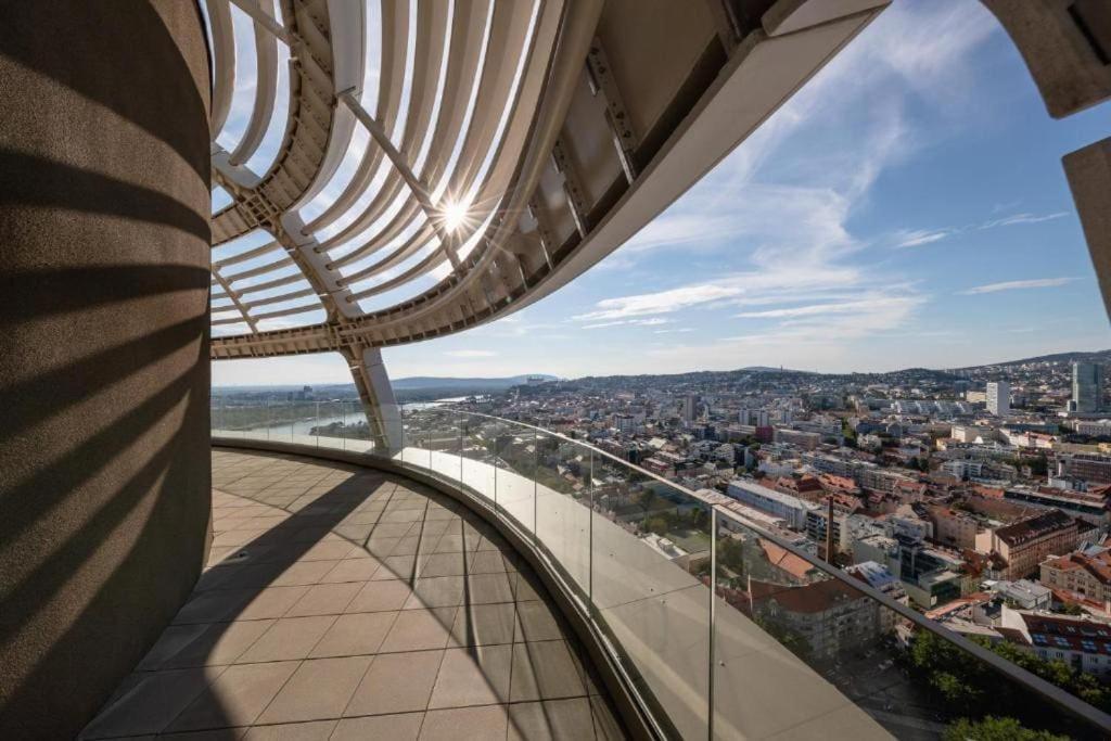 Sky-Park Flat&Parking Lägenhet Bratislava Exteriör bild